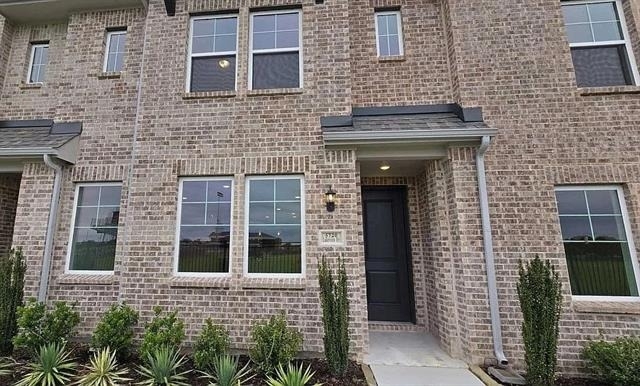 5720 Lakeview Drive - Photo 1