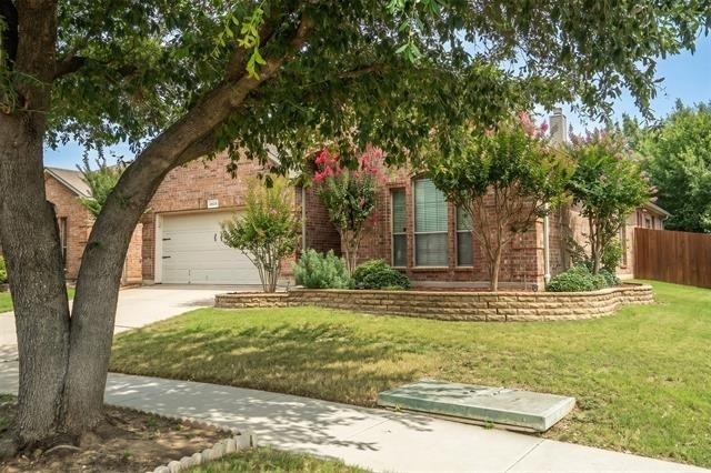 3200 Stonecrop Trail - Photo 1