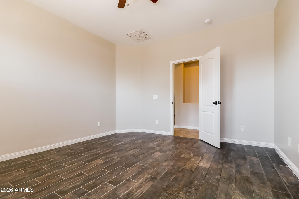2427 S 101st Lane - Photo 11