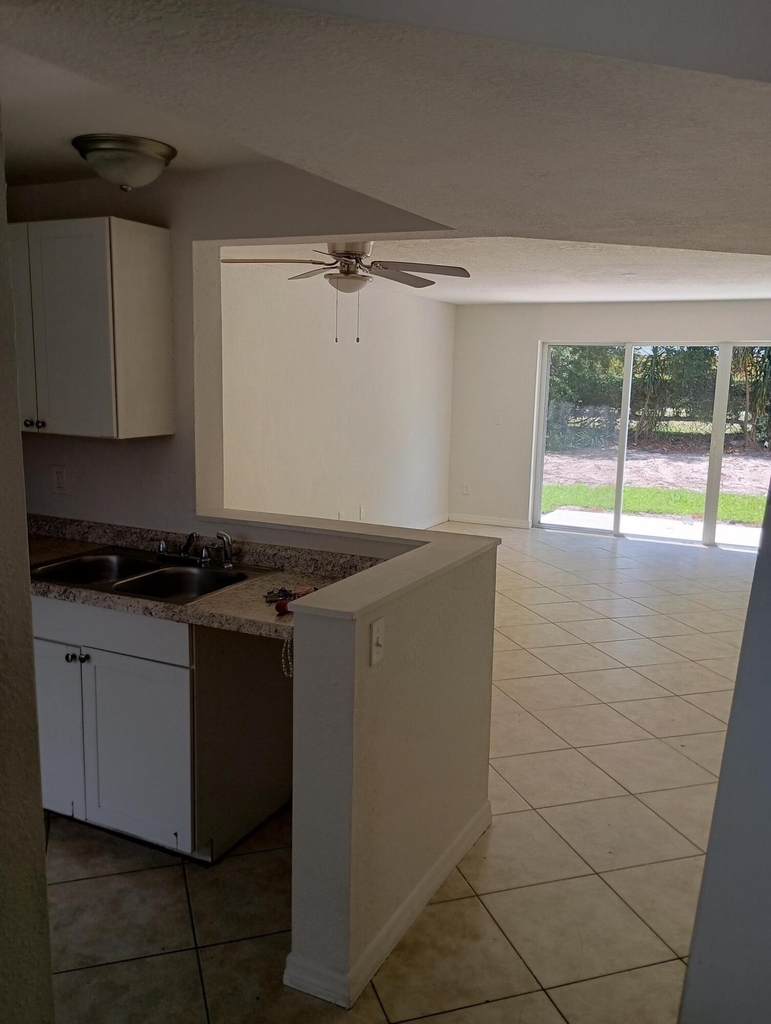 203 Southland Drive - Photo 3