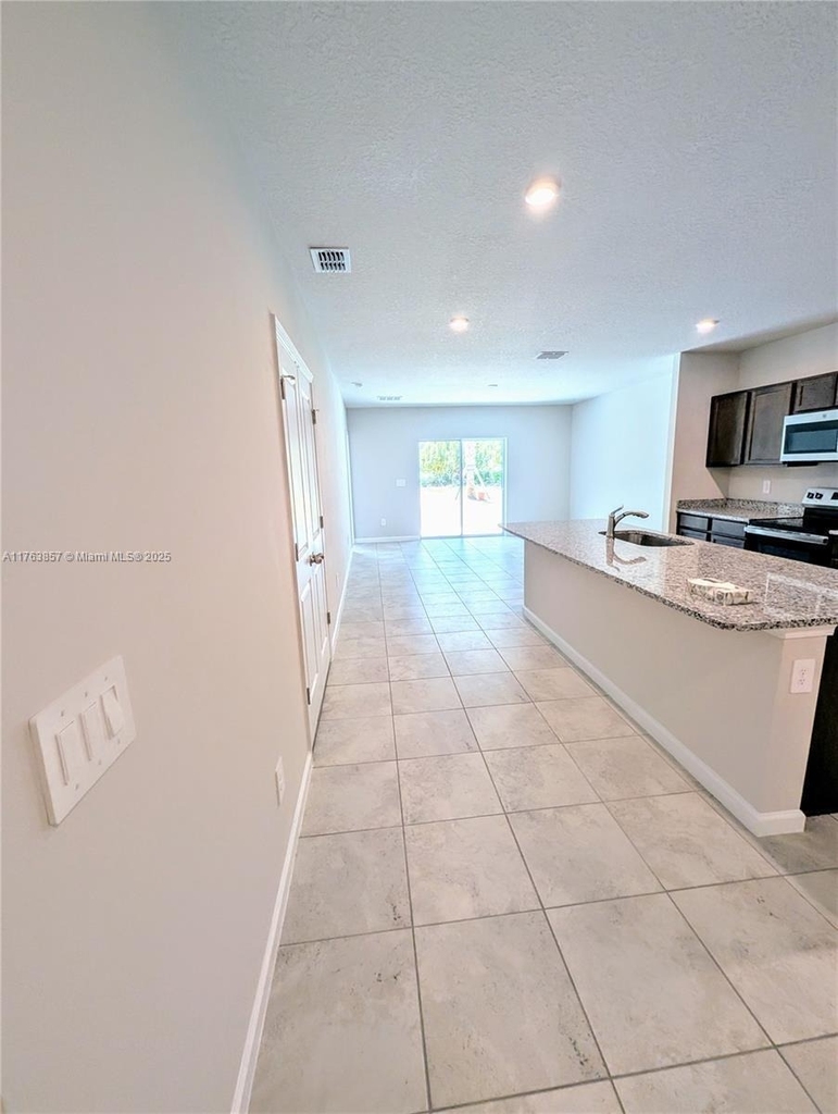 285 Raspberry Road - Photo 3