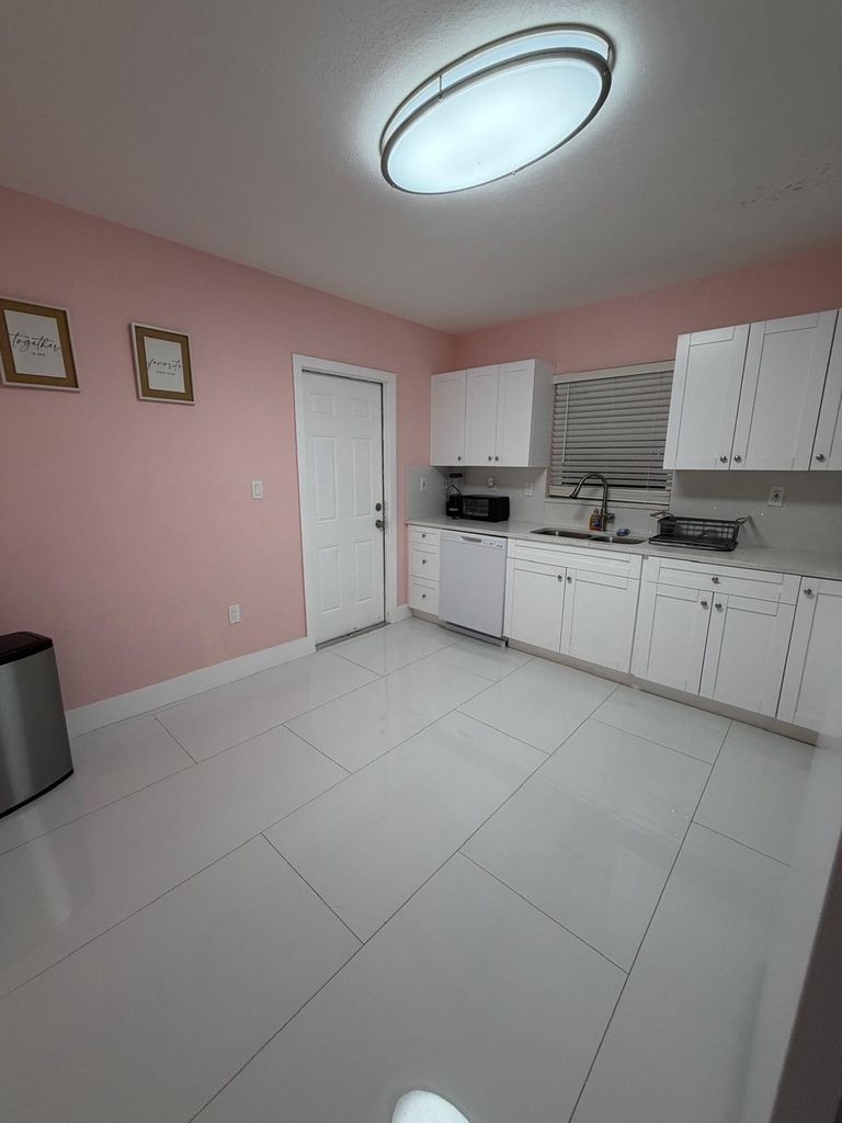1700 Ne 146th Street - Photo 5