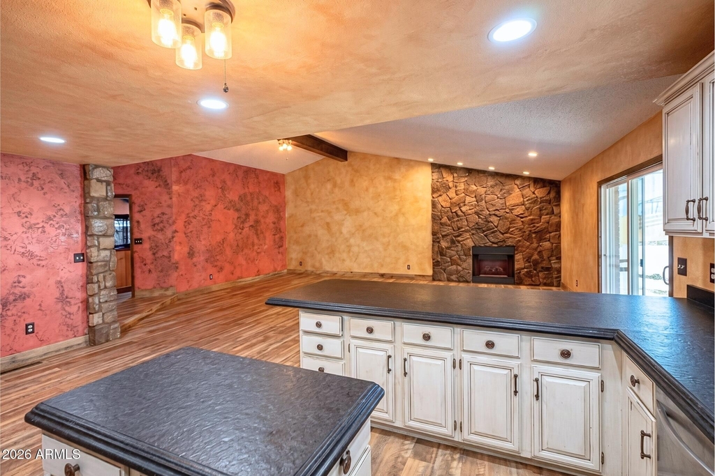 3452 N 67th Drive - Photo 3