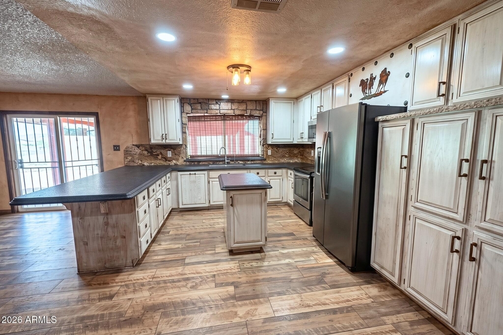 3452 N 67th Drive - Photo 2