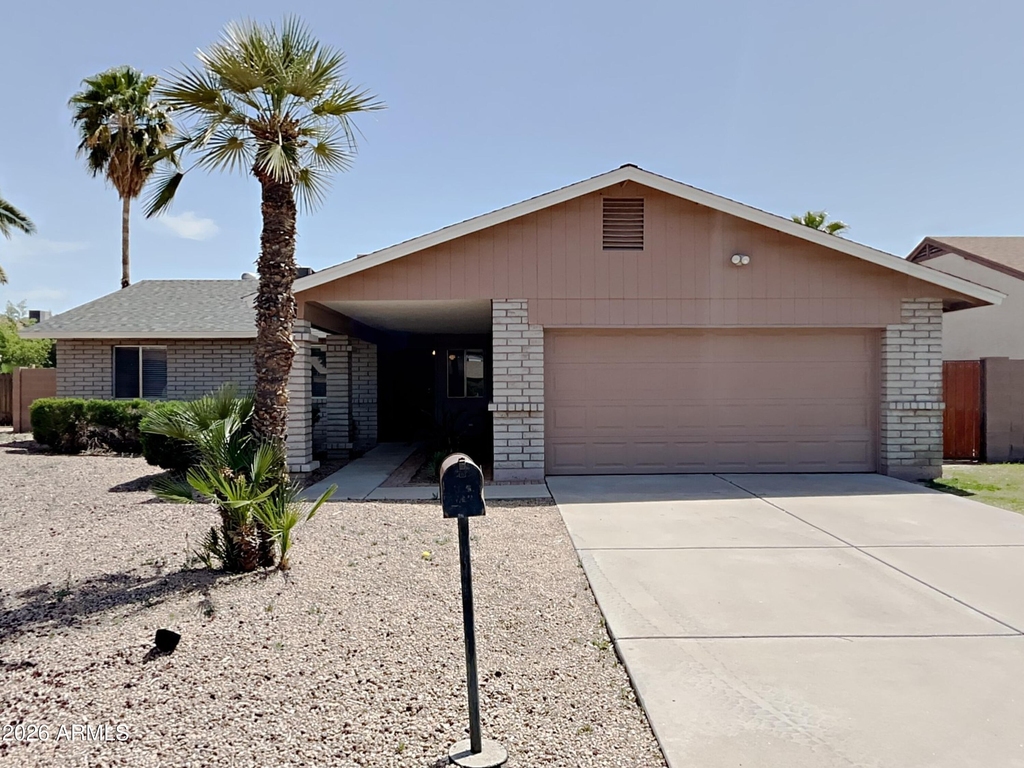 521 E Rosemonte Drive - Photo 0
