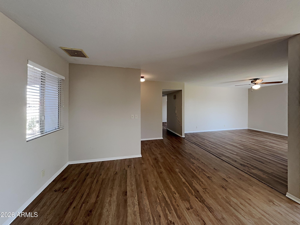 521 E Rosemonte Drive - Photo 5