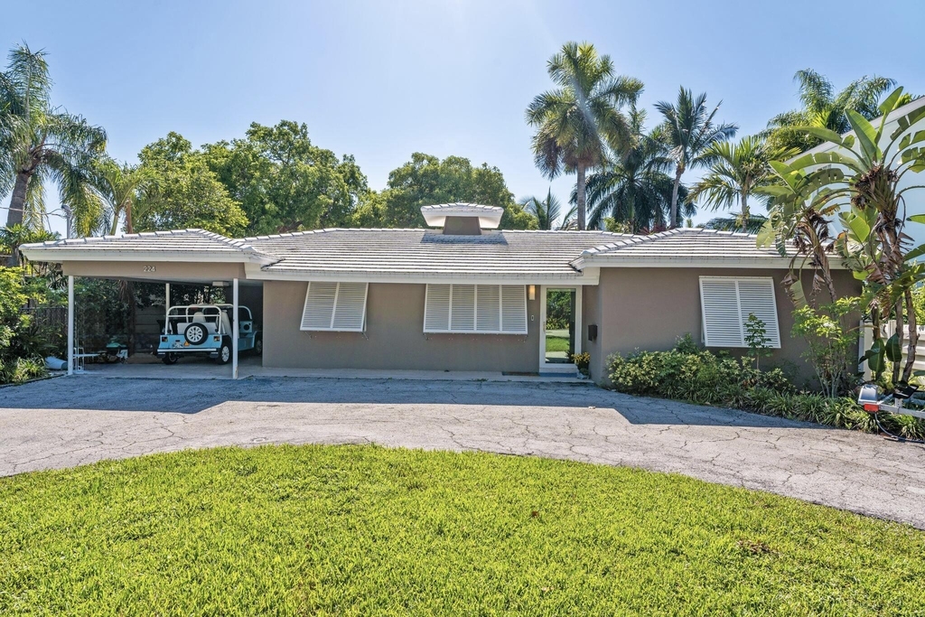 224 N Gordon Road - Photo 0