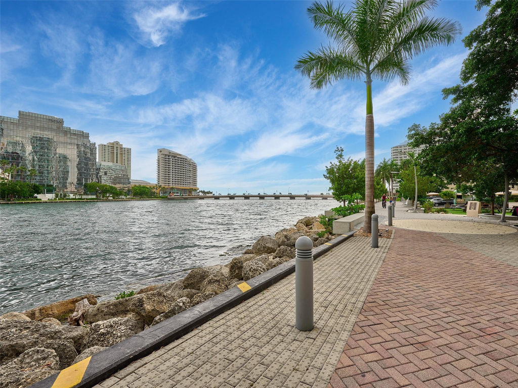495 Brickell Avenue - Photo 11