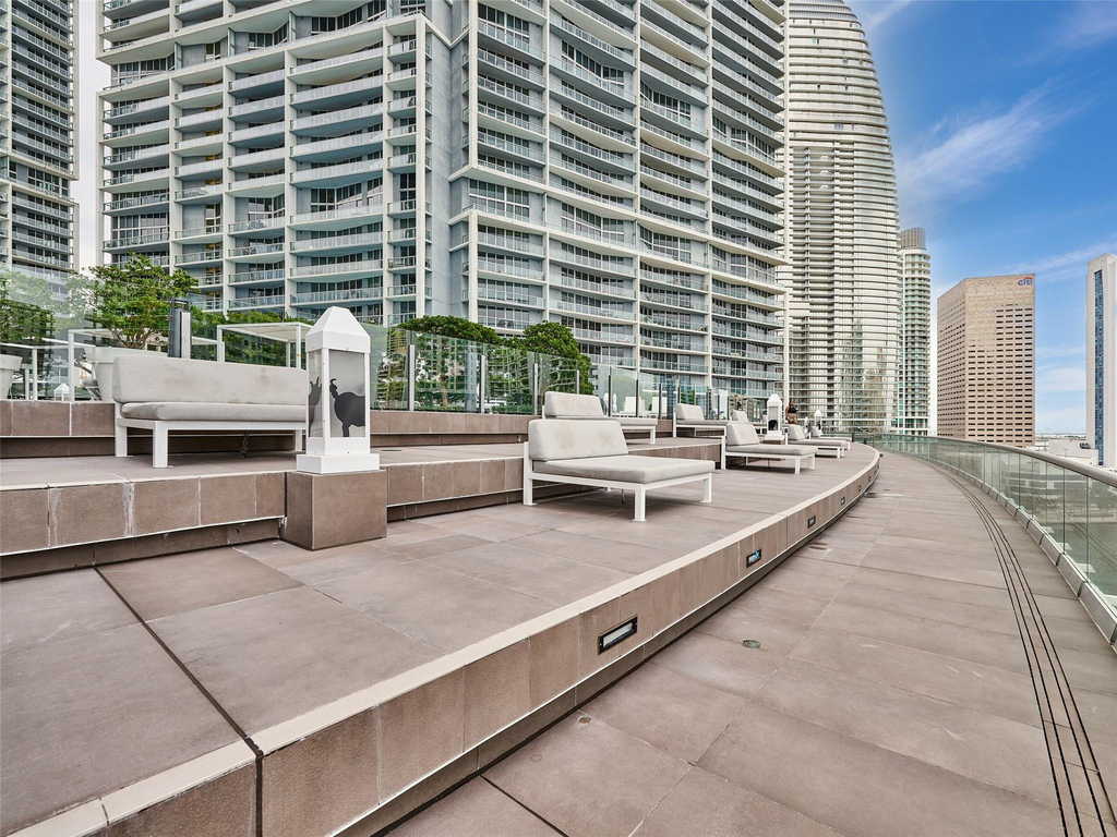 495 Brickell Avenue - Photo 3