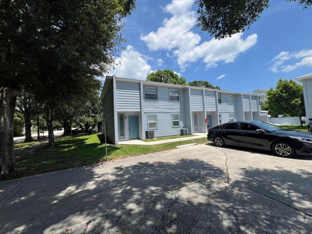 622 S 11th Street - Photo 2