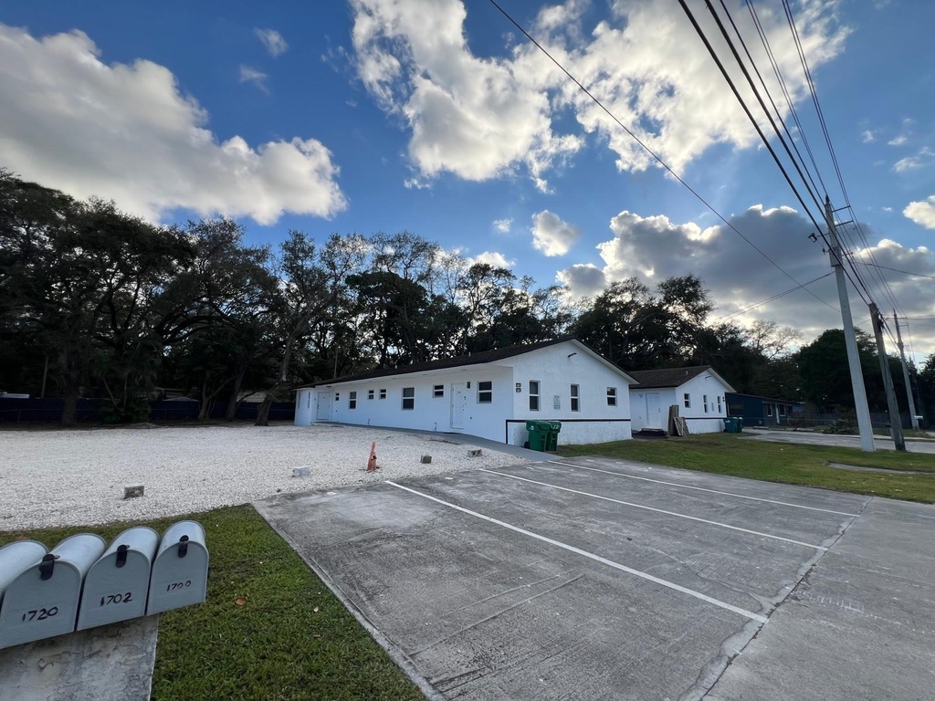 1702 Ne 146th Street - Photo 0