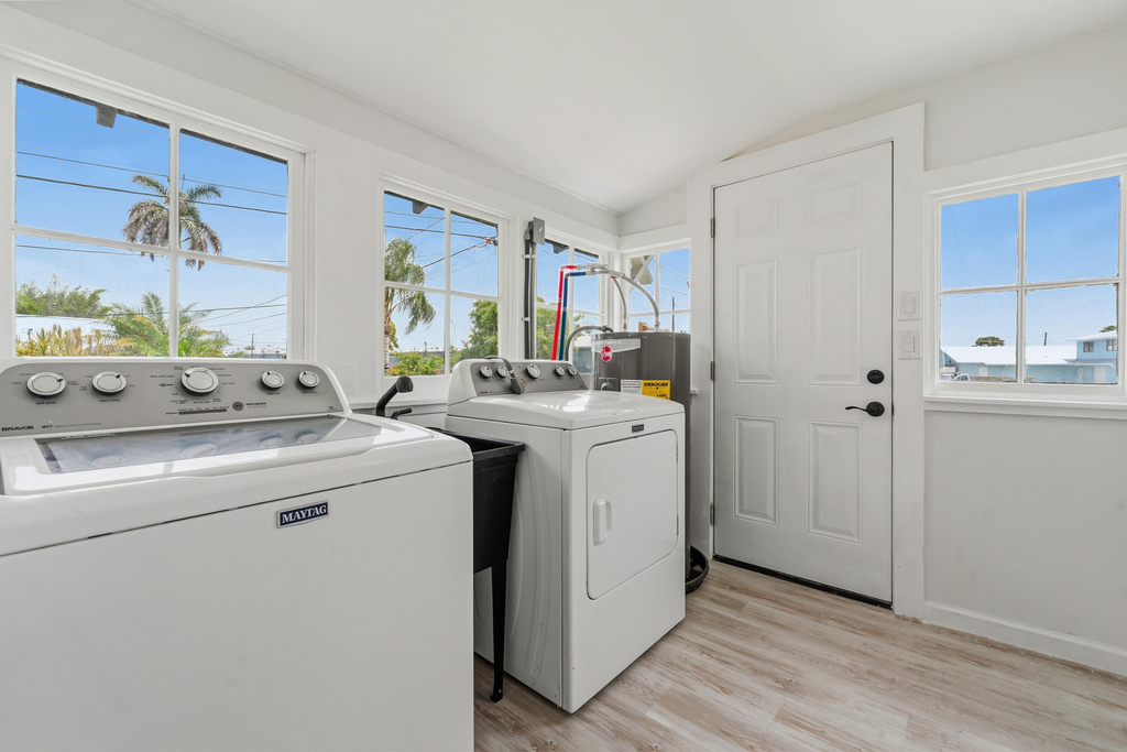 1566 Nw 9th Avenue - Photo 20