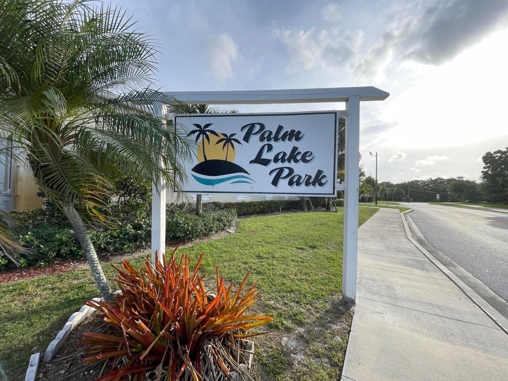 1566 Nw 9th Avenue - Photo 35