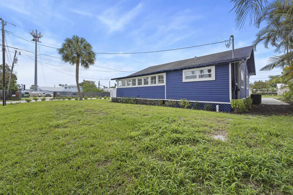1566 Nw 9th Avenue - Photo 24