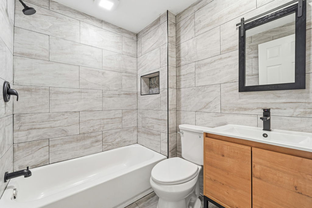 1566 Nw 9th Avenue - Photo 16