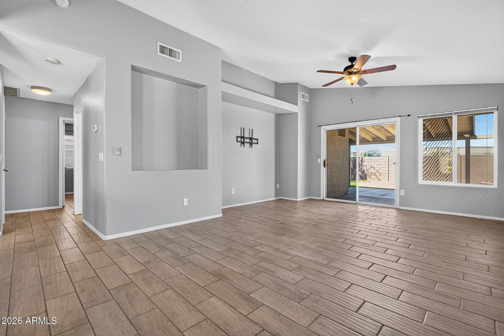 15542 N 136th Lane - Photo 3