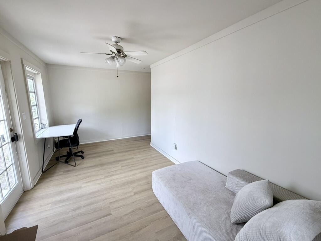 1124 18th Avenue N - Photo 3