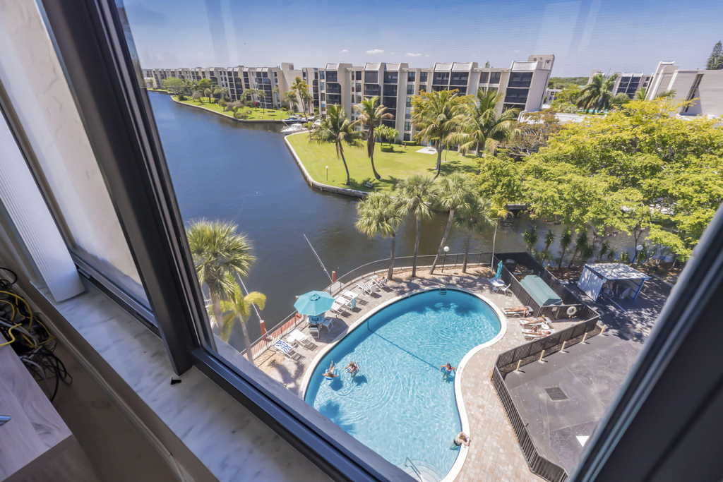 22 Royal Palm Way - Photo 1