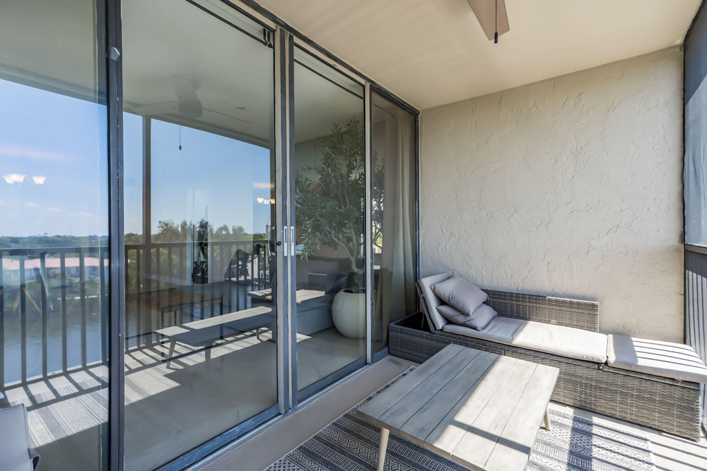 22 Royal Palm Way - Photo 18