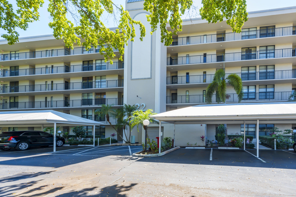 22 Royal Palm Way - Photo 4