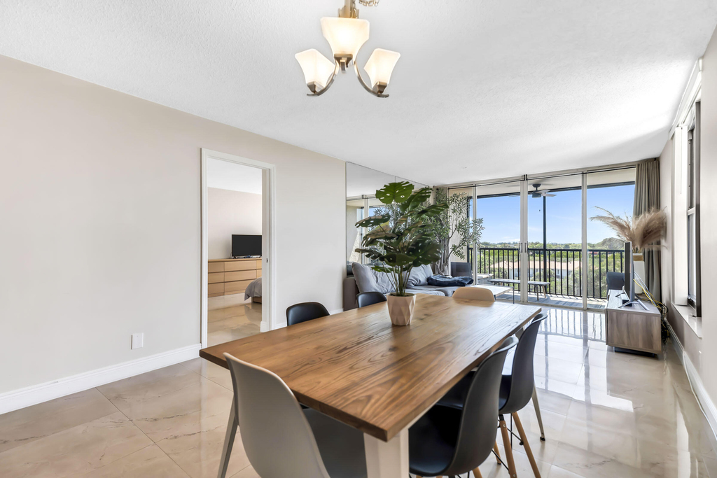 22 Royal Palm Way - Photo 11