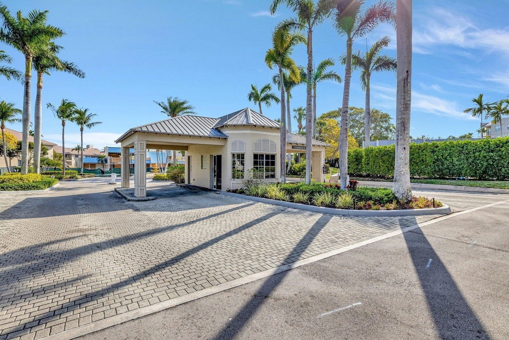 22 Royal Palm Way - Photo 38