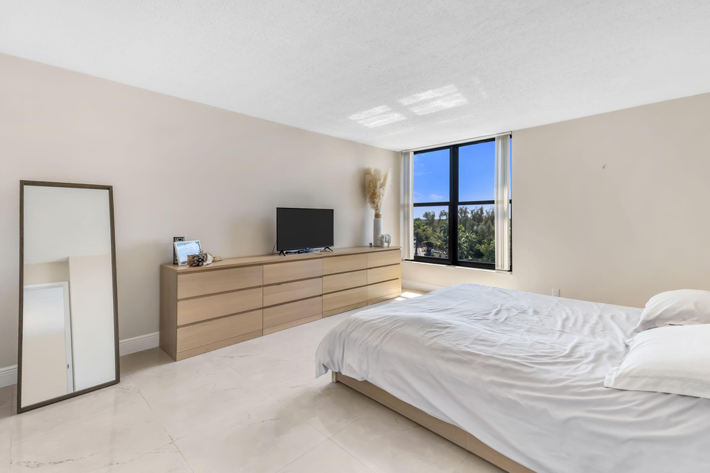 22 Royal Palm Way - Photo 25
