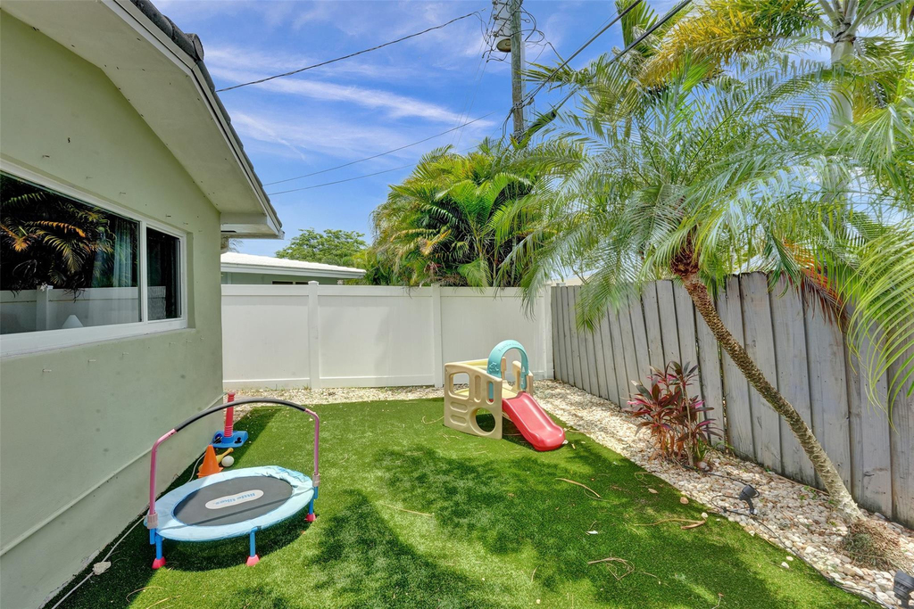 720 Nw 29th Court - Photo 18