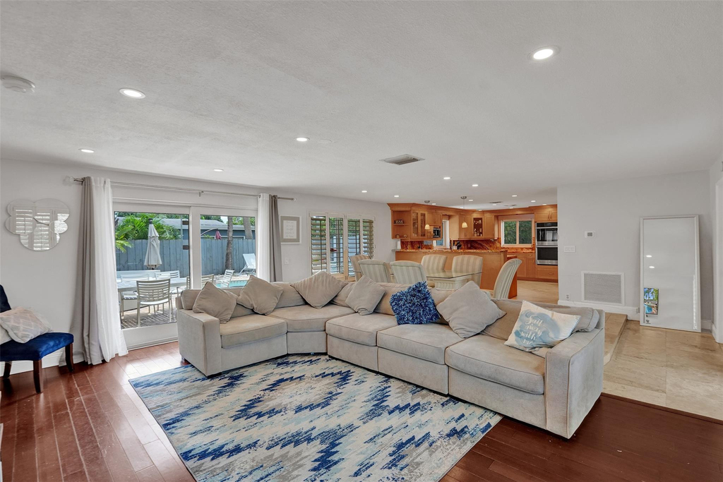 720 Nw 29th Court - Photo 9