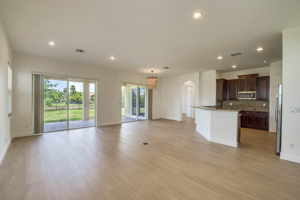 172 Manor Circle - Photo 9