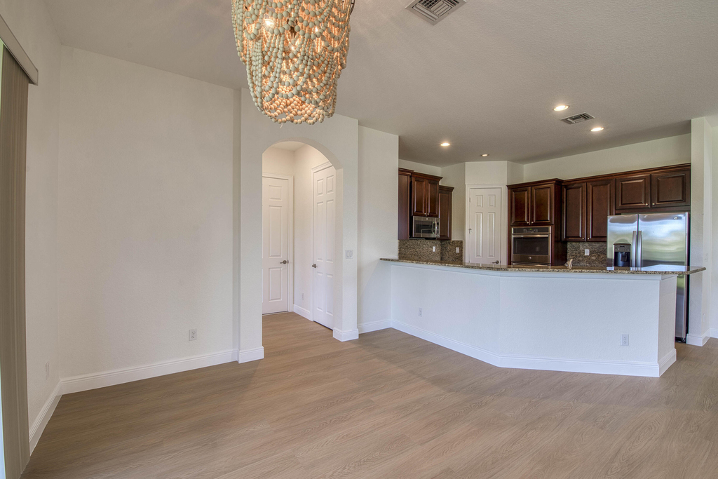 172 Manor Circle - Photo 6