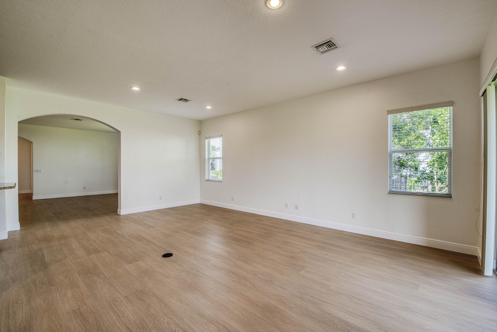 172 Manor Circle - Photo 8