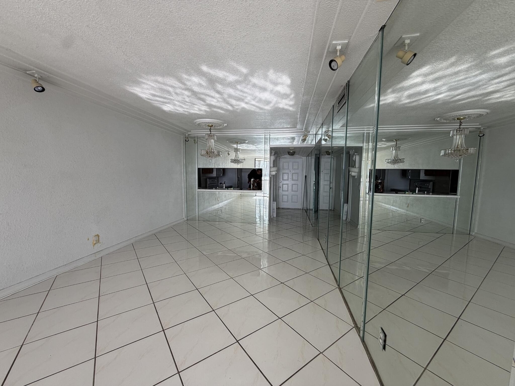 112 Lake Emerald Drive - Photo 15