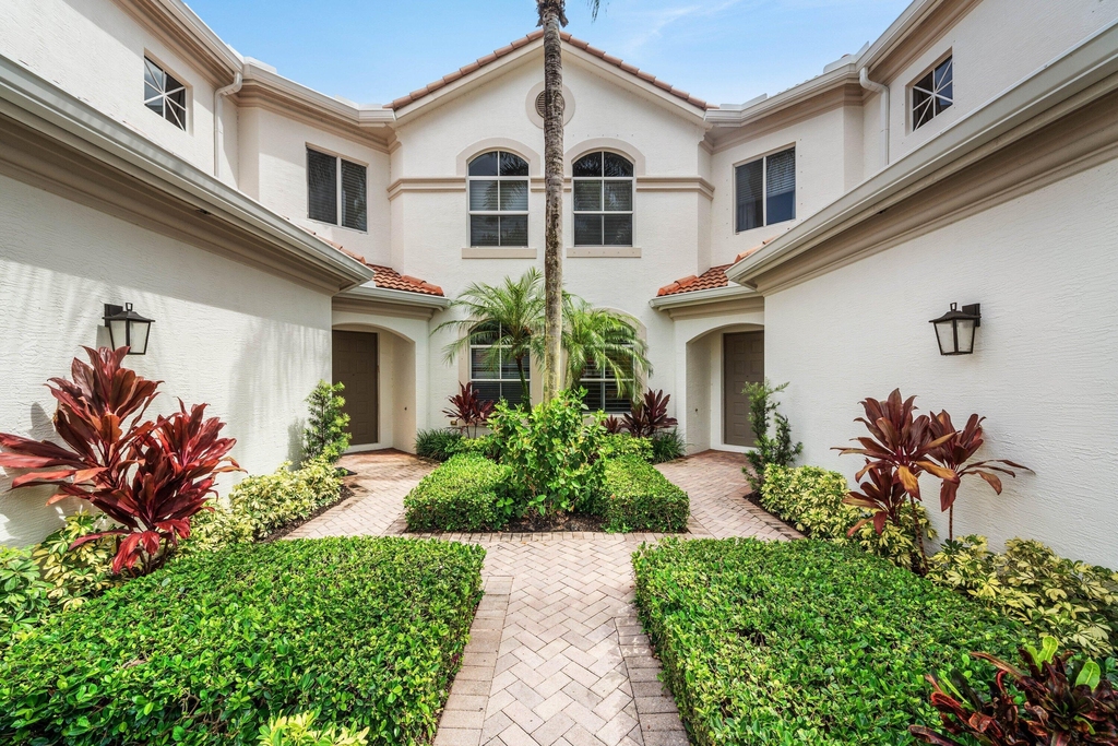 123 Palm Bay Terrace - Photo 2