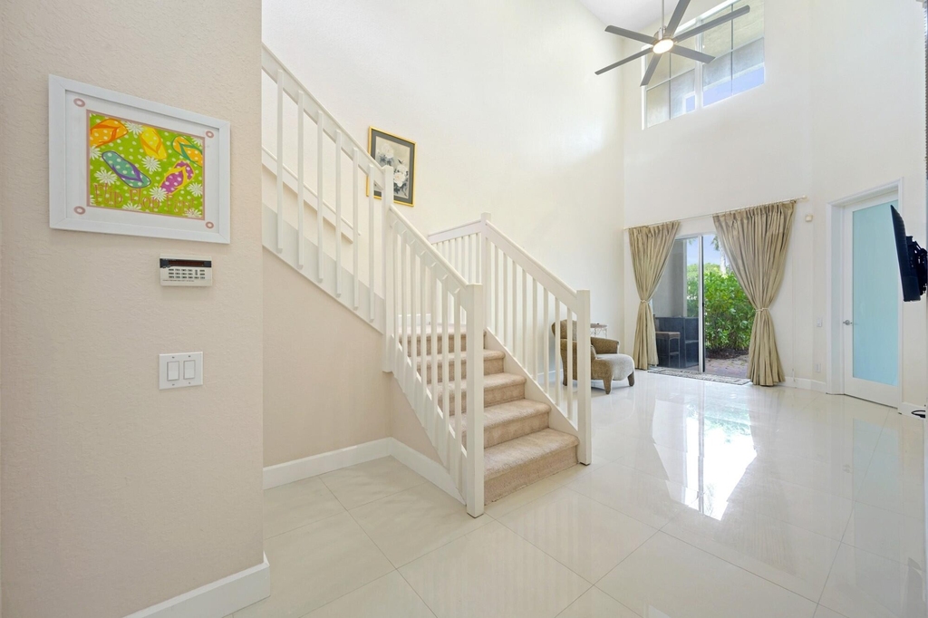 1384 Harbor View W - Photo 3