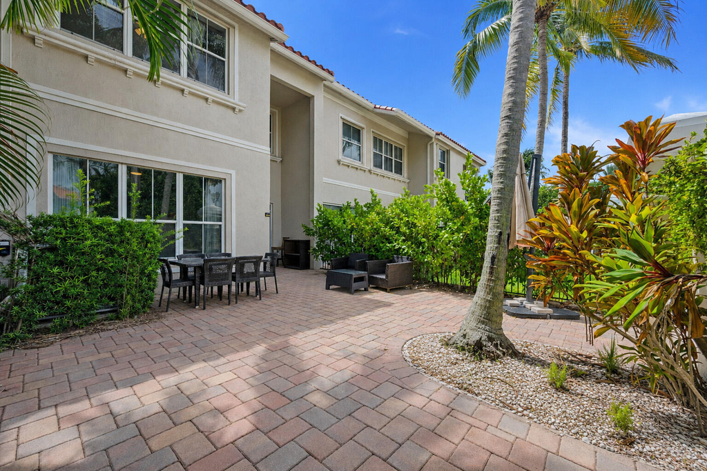 1384 Harbor View W - Photo 24