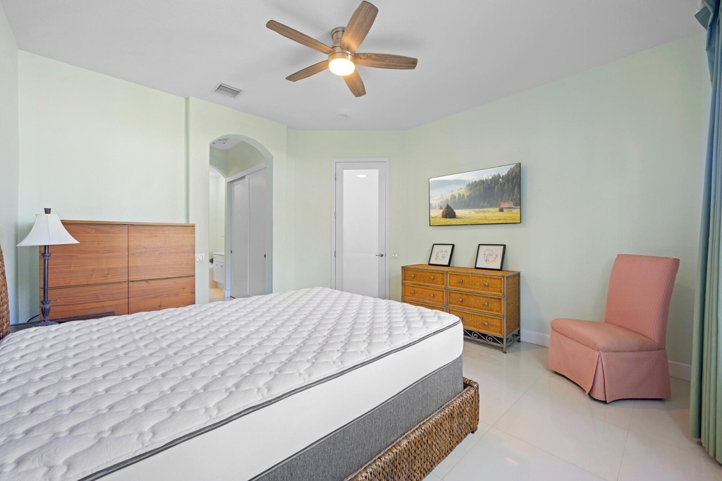 1384 Harbor View W - Photo 20
