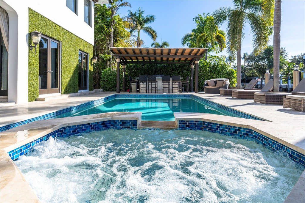2430 Castilla Isle - Photo 43