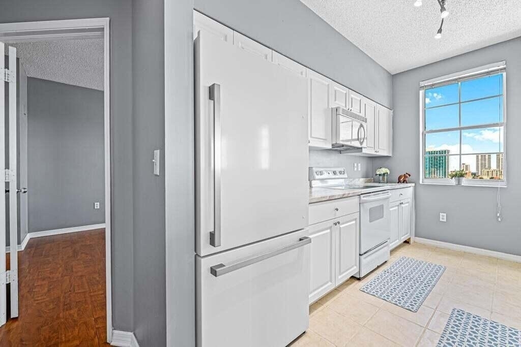 616 Clearwater Park Road - Photo 4