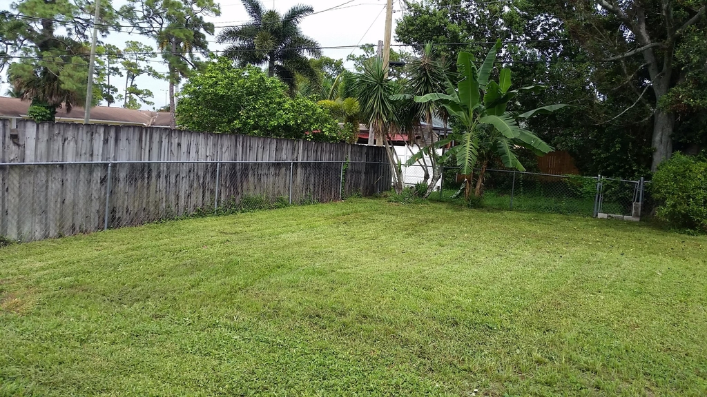 460 Fleming Avenue - Photo 1