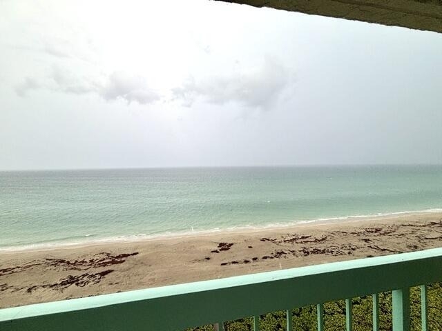 9940 S Ocean Drive - Photo 0