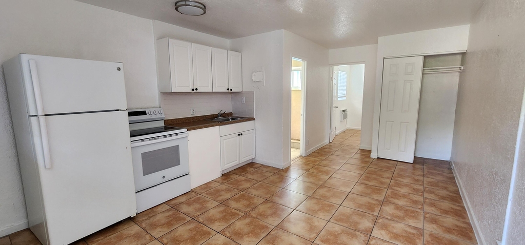 620 Nw 7th Avenue - Photo 3