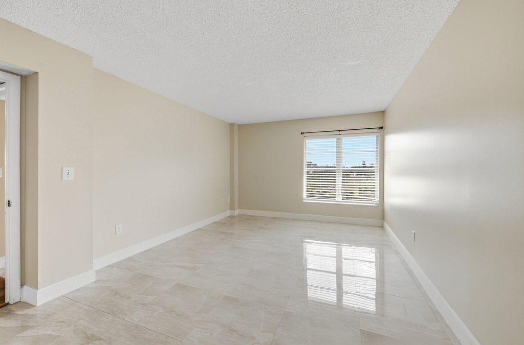 4158 Inverrary Drive - Photo 15