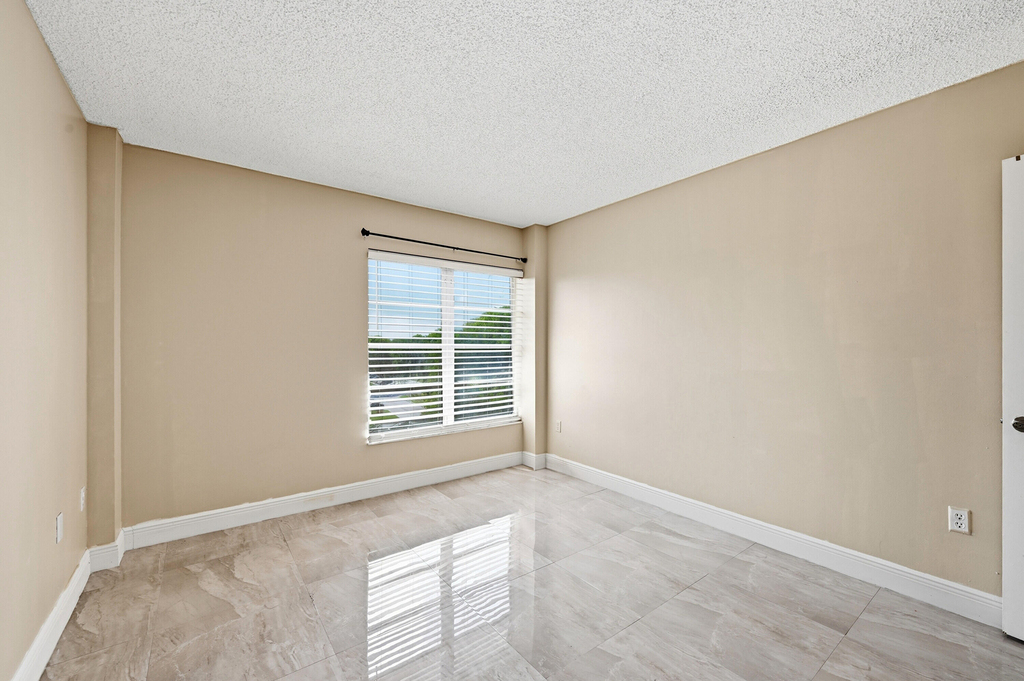 4158 Inverrary Drive - Photo 14