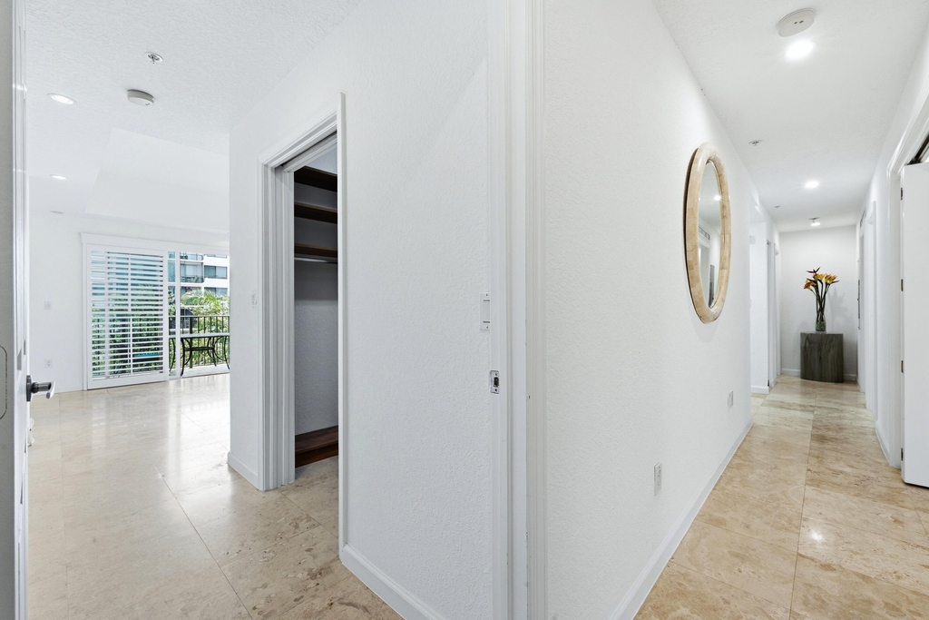 1640 Presidential Way - Photo 11