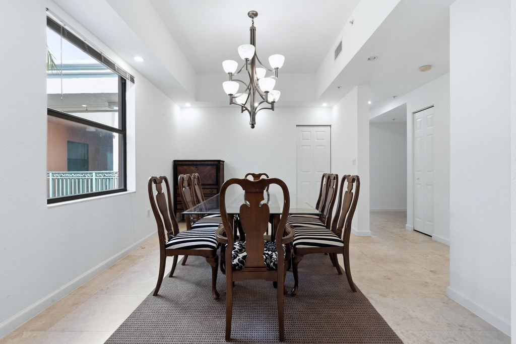 1640 Presidential Way - Photo 10