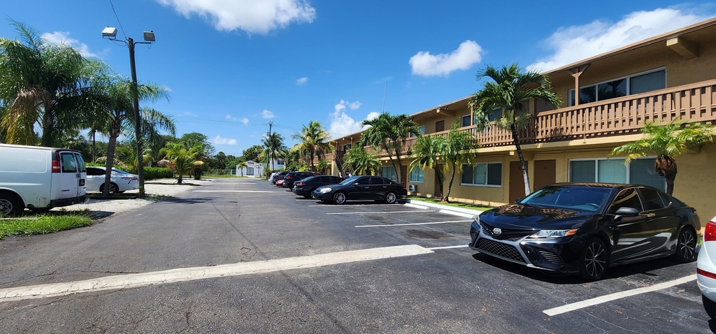 620 Nw 7th Avenue - Photo 1
