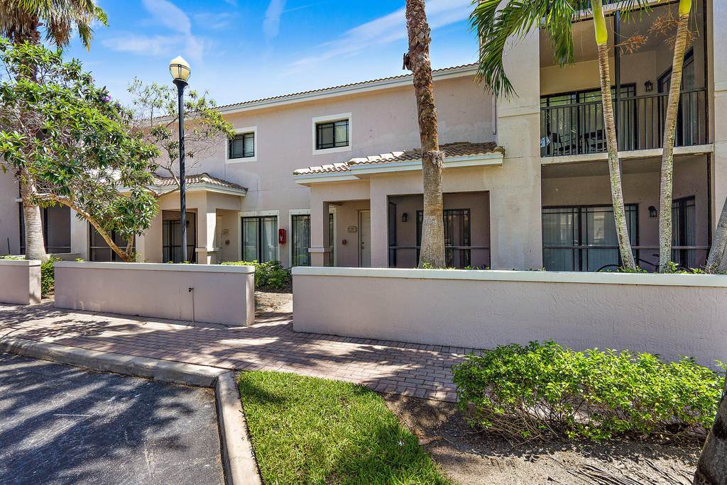 2803 Sarento Place - Photo 3