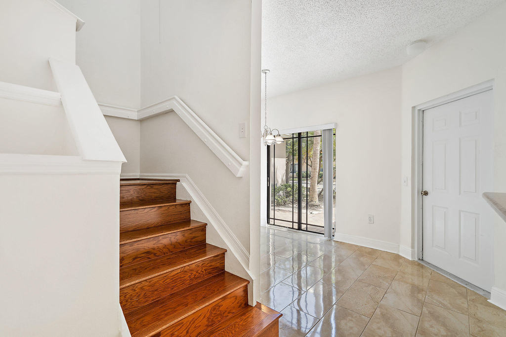 2803 Sarento Place - Photo 11