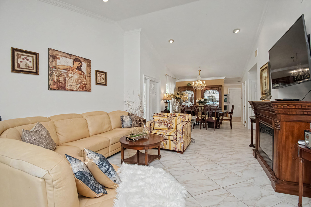 9708 Erica Court - Photo 14